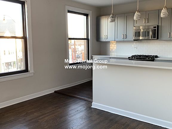 2nd image of 2201 2203 W Montrose #3E