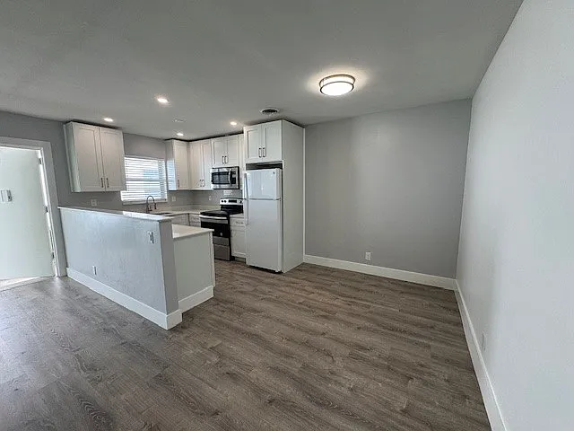 2436 Van Buren St