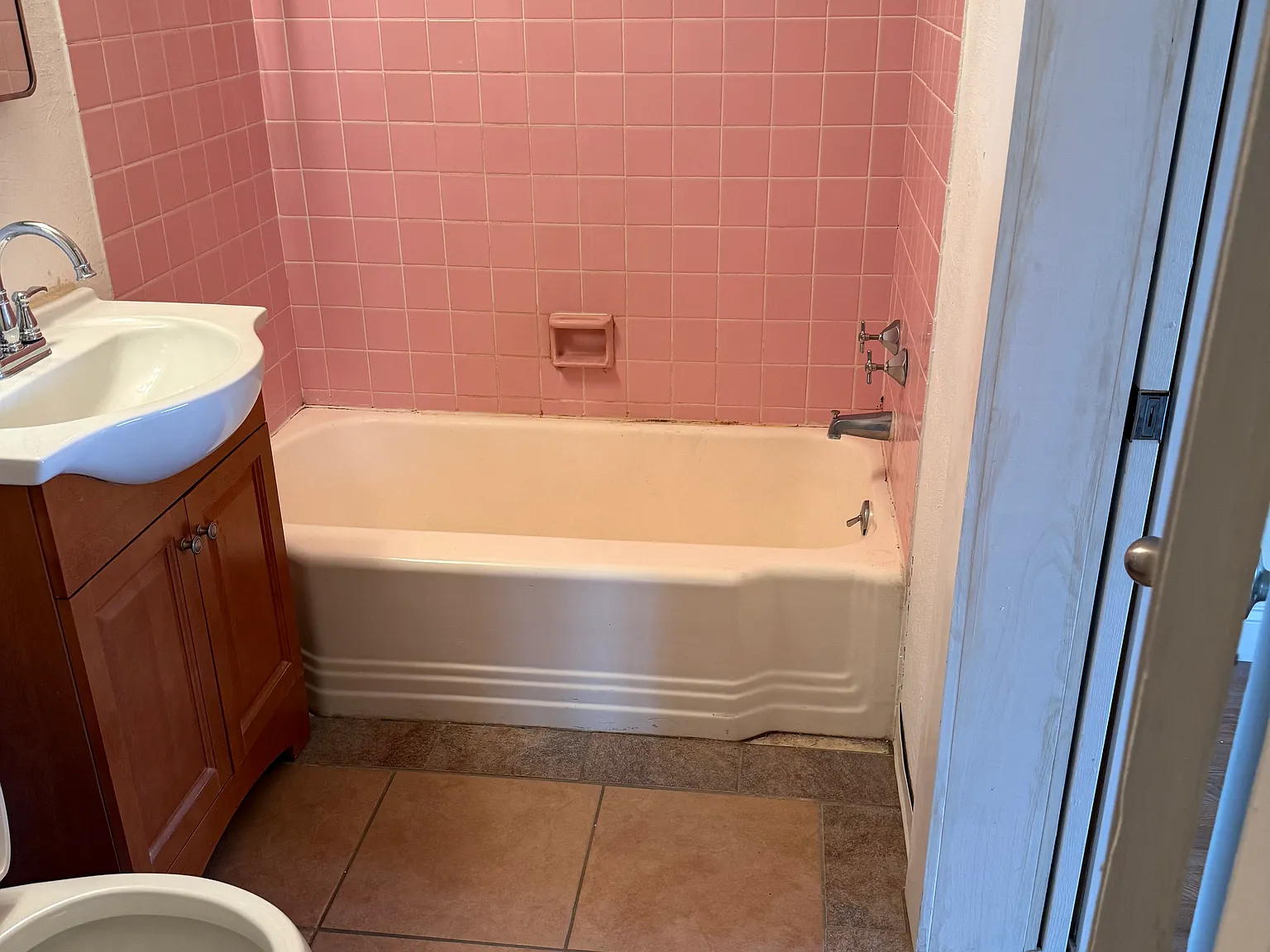 1 bed, 880 sqft, $1,200 — Photo 4