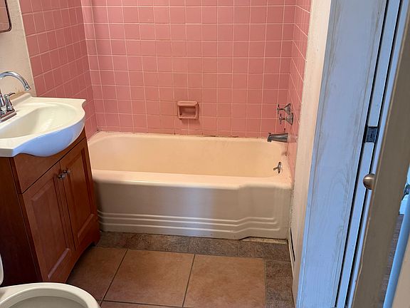 4th image of 11820 Edgewater Dr APT 713