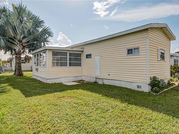 3rd image of 860 Cashew Cir