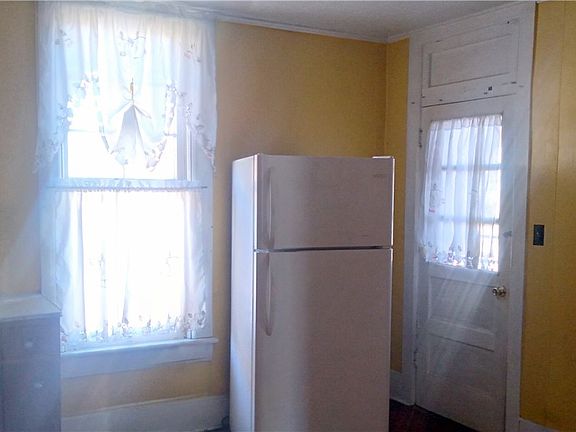 5th image of 528 N Uhrich St