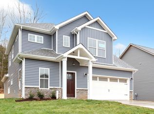 1668 Rains Rd, Clarksville, TN 37042