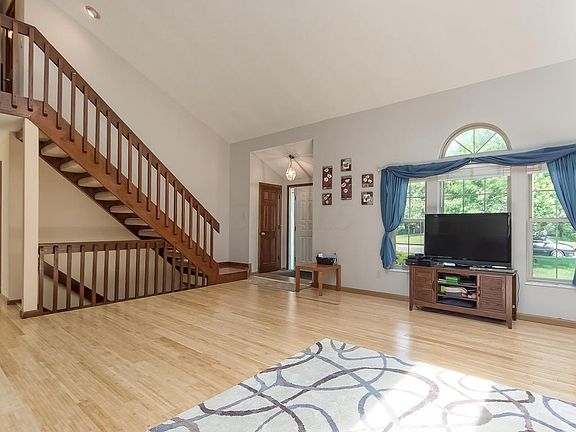 5th image of 8243 Priestley Dr