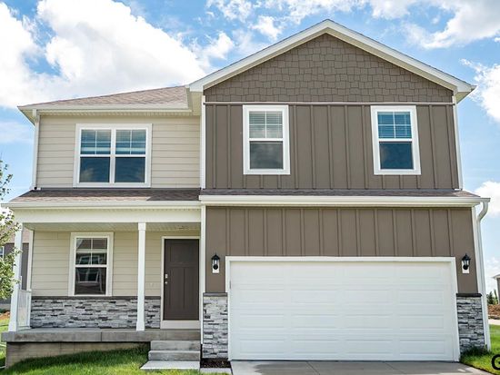 5421 Fenwick St, Bellevue, NE 68133