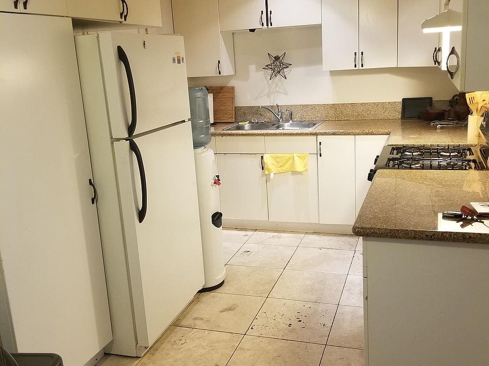 2nd image of 1473 E Chevy Chase Dr