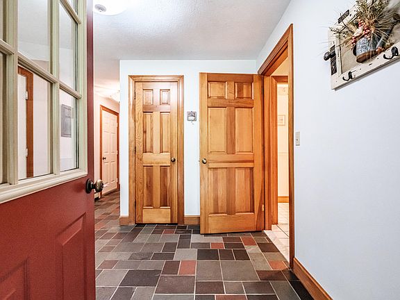 4th image of 38 West Beech Ridge Road
