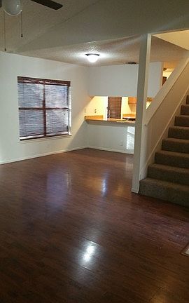 4th image of 2827 Bluff Field Dr