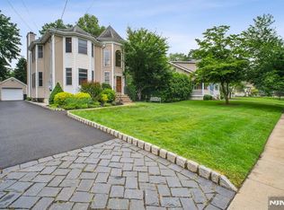 519 Laurel Rd, Ridgewood, NJ 07450