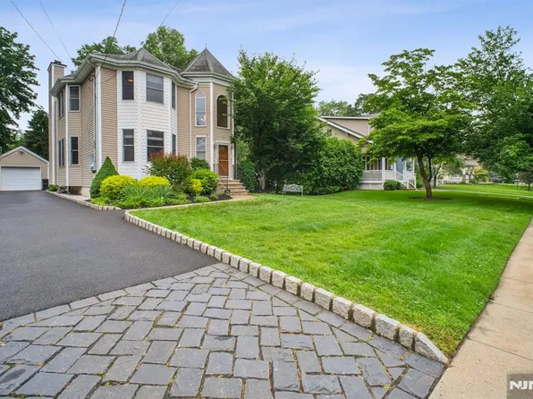 519 Laurel Rd, Ridgewood, NJ 07450