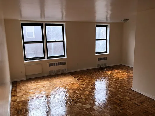 Rented by Zev Pollack Co LLC | media 22