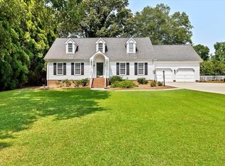 8112 Robincrest Ct, Fuquay Varina, NC 27526