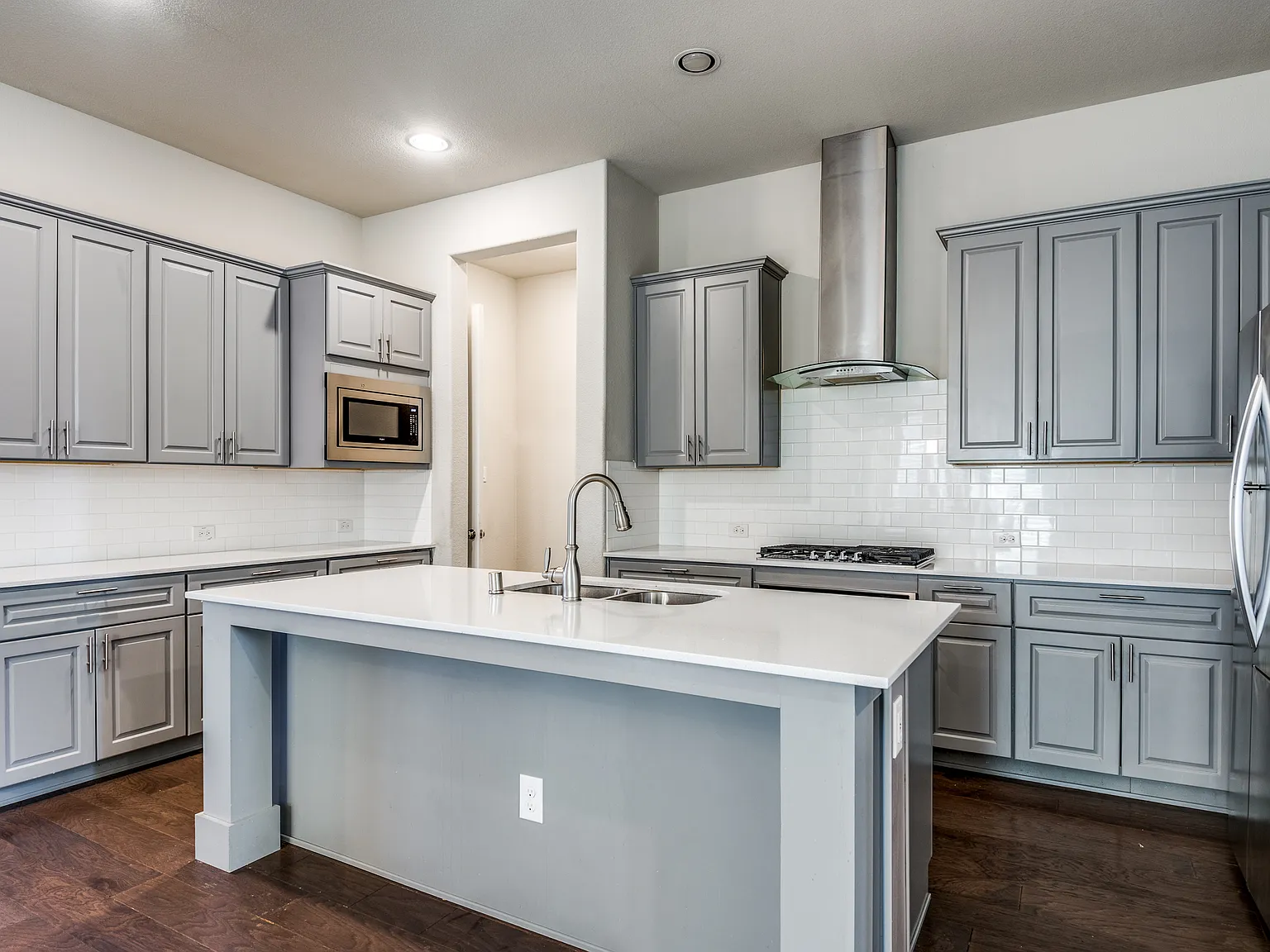 5 bed, 2955 sqft, $4,000 — Photo 3