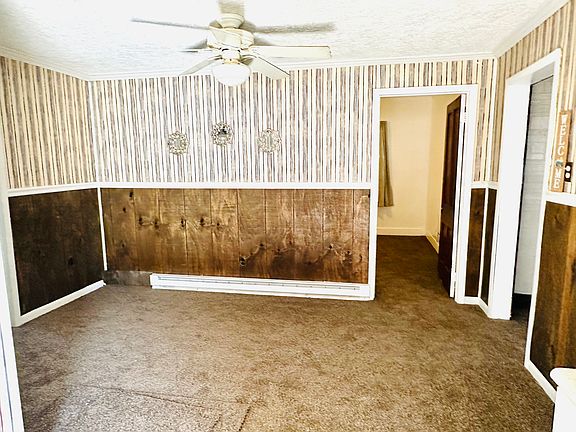 4th image of 215 N Main St