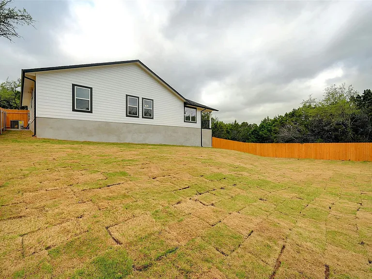 21502 Paine Ave — Photo 22