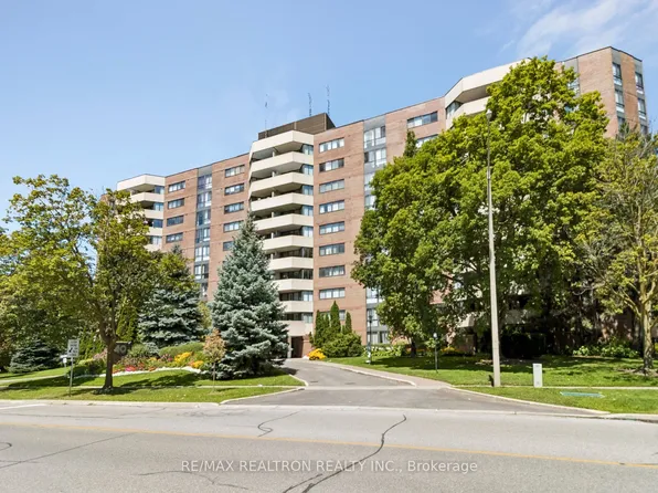 40 Baif Blvd #208, Richmond Hill, ON L4C 5M9