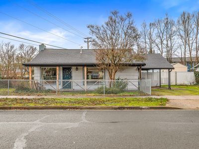 1956 Roberts Rd, Medford, OR, 97504