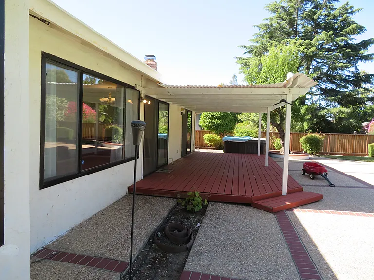 886 Stonehaven Dr — Photo 26
