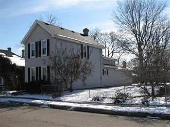 2nd image of 323 Quitman St