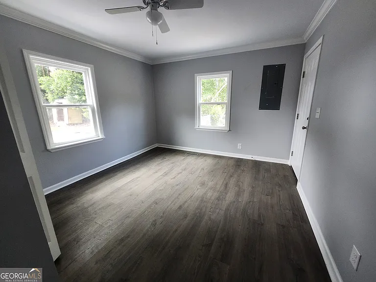 25 E Church St — Photo 9