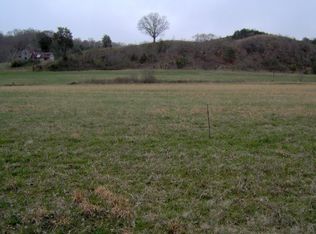 Howell Rd, Mascot, TN 37806