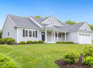 15 Hydrangea Cir, Falmouth, MA 02536