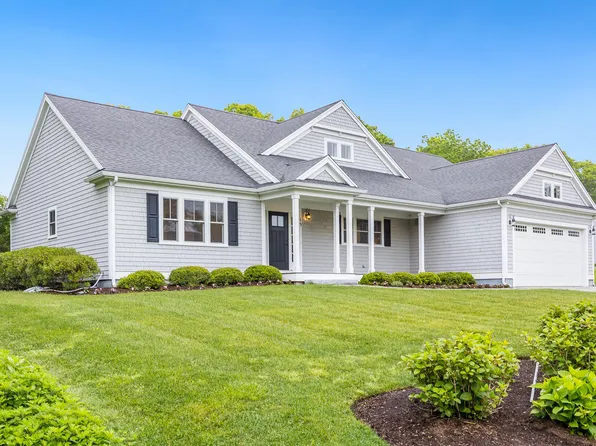 15 Hydrangea Circle, East Falmouth, MA 02536