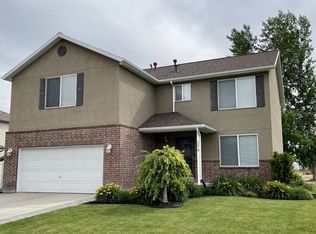 374 Wellington Dr, Kaysville, UT 84037