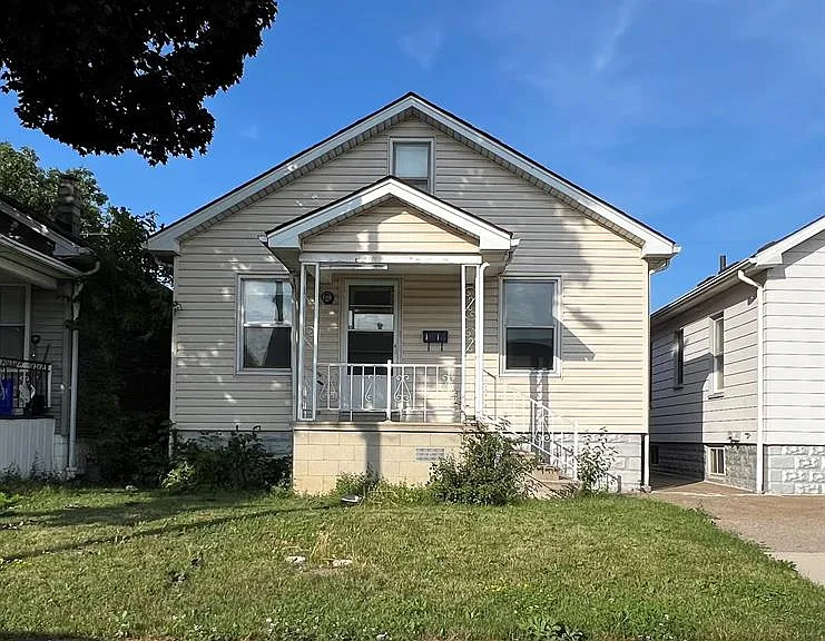 1814 Cadillac St — Photo 14