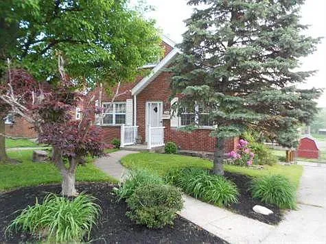 324 Swan Cir photo 1