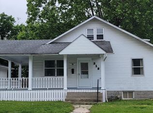 318 E Gordon St, Marshall, MO 65340