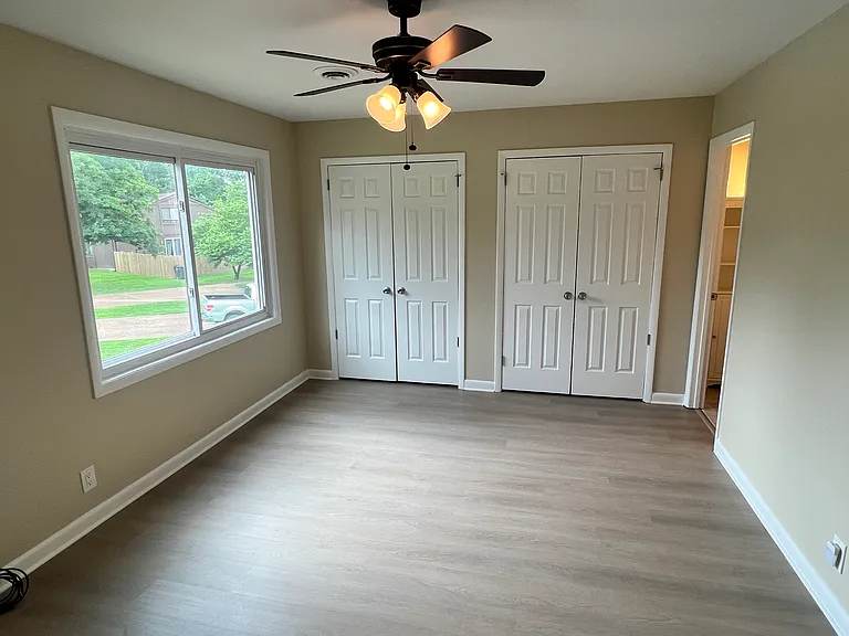 110 Doral Ct — Photo 15