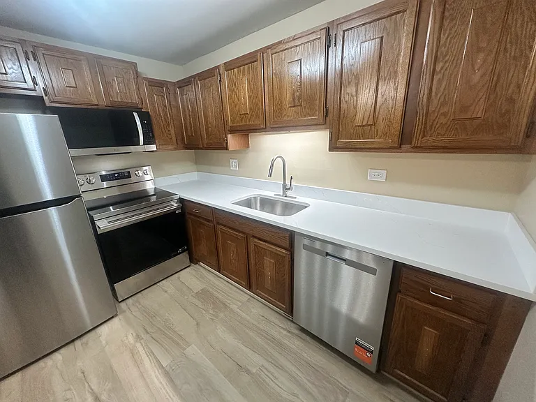 1856 N Goodwin Dr #1B — Photo 5