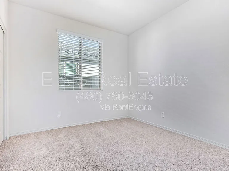 19725 W Rancho Dr — Photo 32