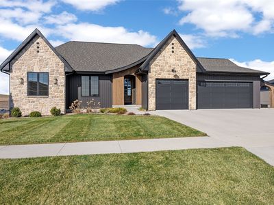1425 Heartland St, Fairfax, IA, 52228