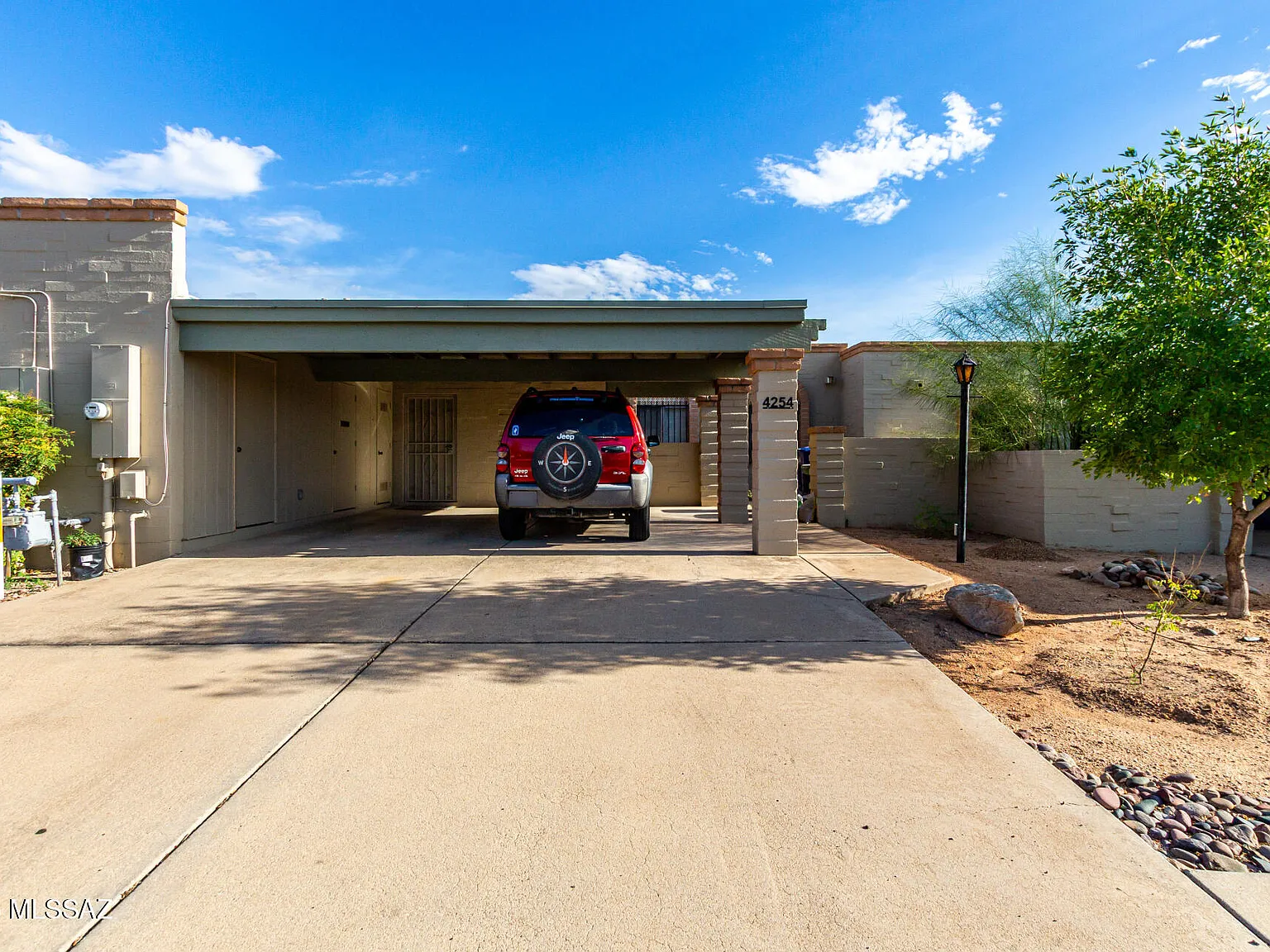 3 bed, 2.0 bath, 1286 sqft, $3,000 — Photo 1