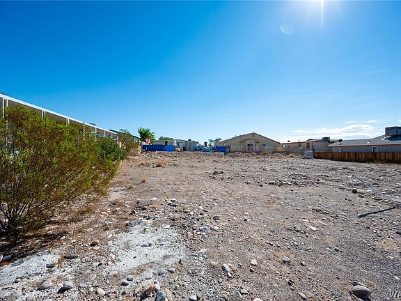 4th image of 892 Riverfront Drive