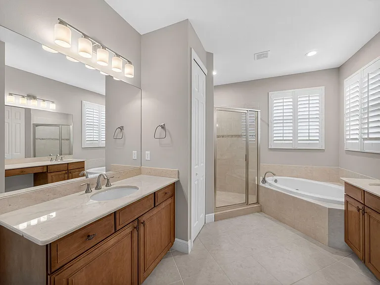 12054 Aviles Circle Palm — Photo 21