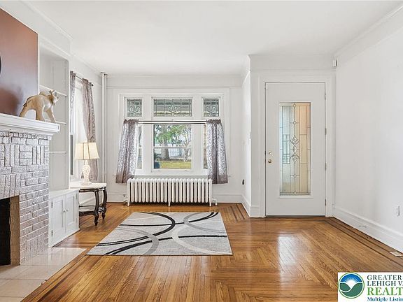3rd image of 219 N 17th St