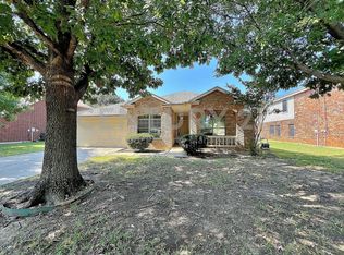 5939 Waterford Dr, Grand Prairie, TX 75052