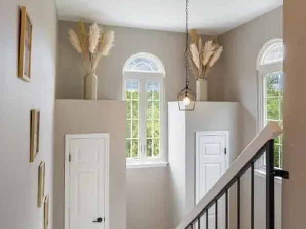 23 Wren Ct, Berkeley Heights, NJ 07922