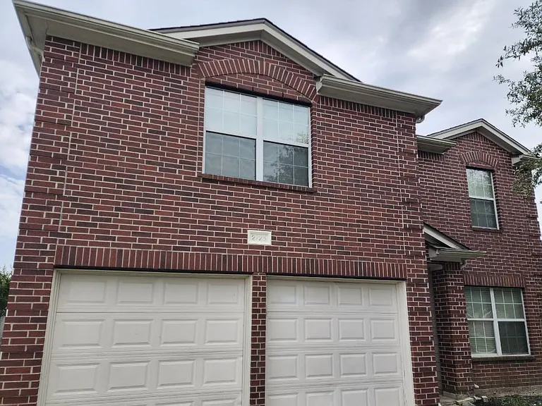 2725 Foster Hill Dr — Photo 3