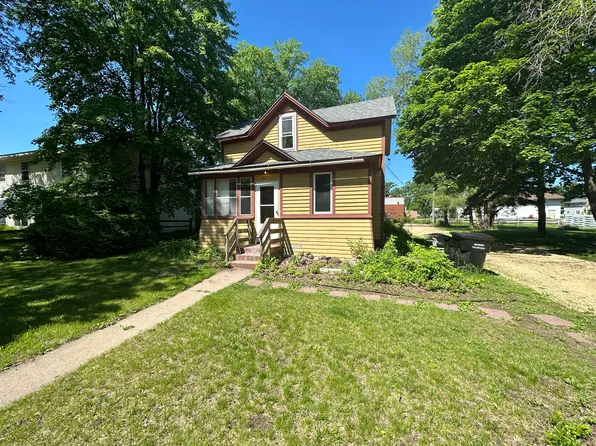 2017 2nd St E, Menomonie, WI 54751