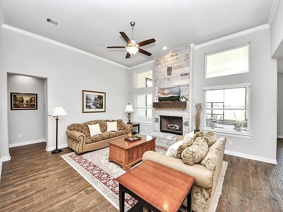 5th image of 103 Lily Ln