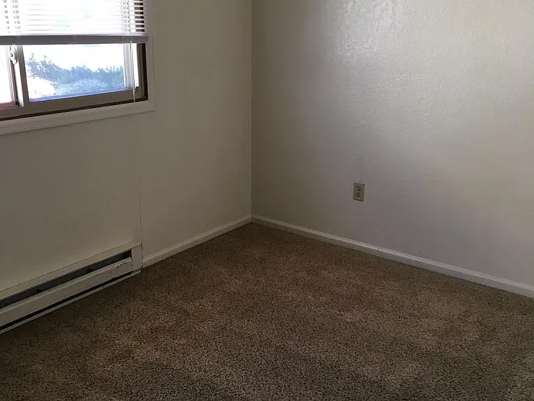 1774 Spring Ct — Photo 3