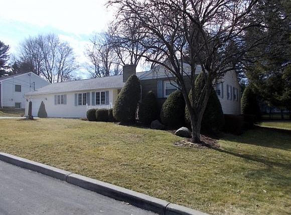 1st image of 14 Griffin Dr
