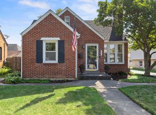 923 S Fairfield Ave, Elmhurst, IL