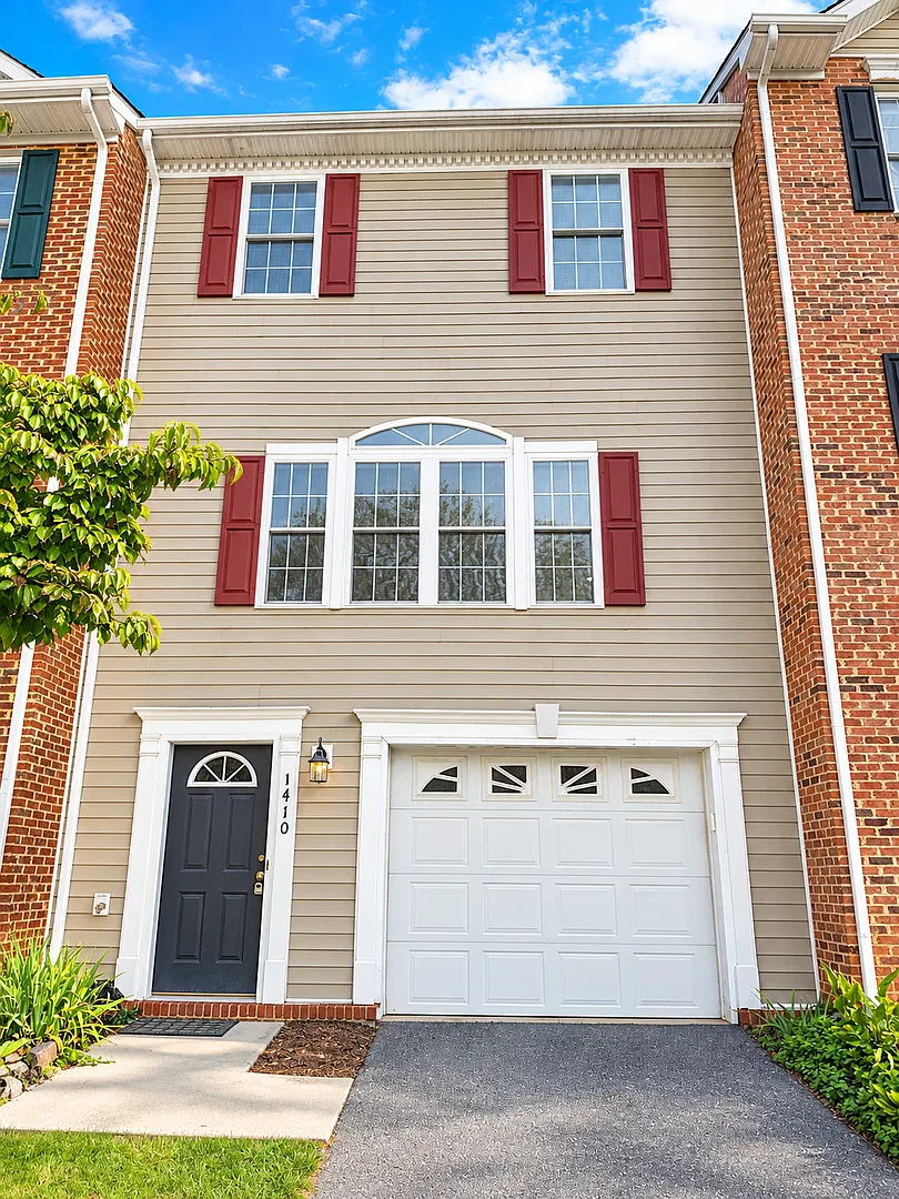 Townhouse for Rent in Taylor Springs — Photo 1