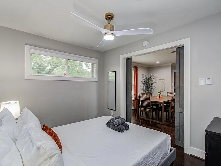 4749 Benning Dr — Photo 18
