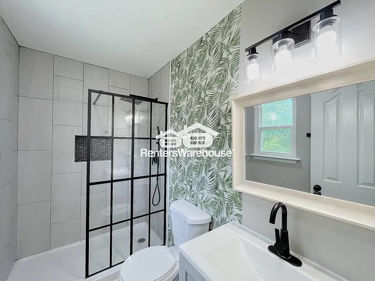 1054 Ivaloo St — Photo 25